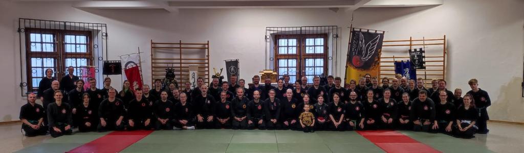 Gruppenbild aller Teilnehmer auf der Wewelsburg 2023